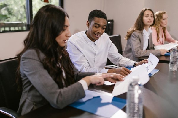 Wie man wettbewerbsfähig bleibt um der Konkurrenz voraus zu sein